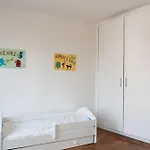 Comfortable F4 Near Petit-Montrouge